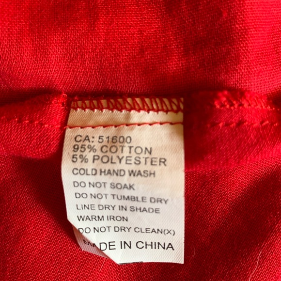 Striking.Red dress. Size medium - Picture 6 of 6